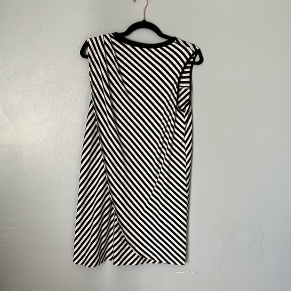 Wai Ming sleeveless knit drape front dress size small - Picture 5 of 5